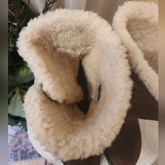 UGG Australia Kona Toggle Winter Boots Womens Size 8  Brown Suede Leather. - Picture 5 of 8